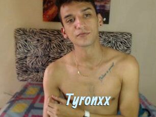 Tyronxx